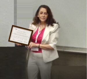 La investigadora Luz Stella Gómez Villalba recibe el prestigioso premio Brunauer2024 otorgado por la Sociedad Americana de Cerámica al mejor artículo publicado en el Journal of the American Ceramics Society.